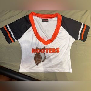 Hooter’s girl crop top
